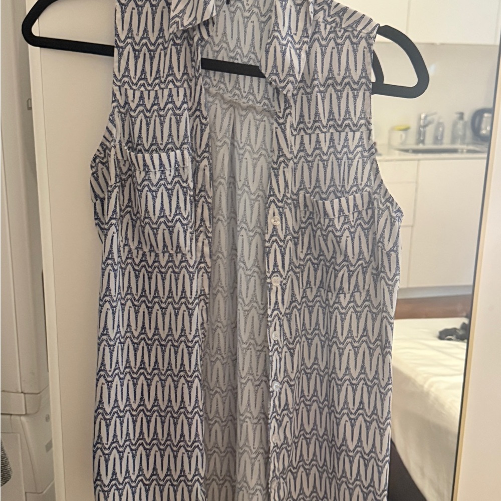 Express Blue and White Patterned Sleeveless Blouse